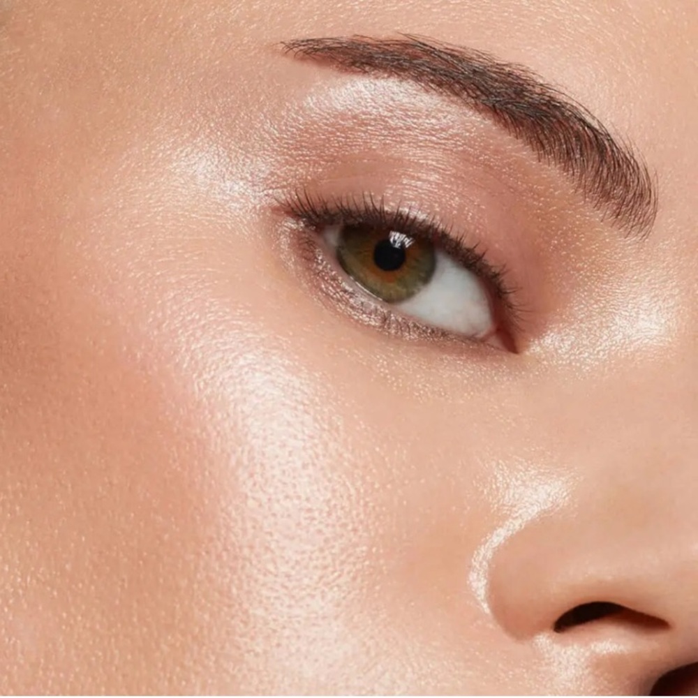 Illamasqua Beyond Liquid Highlighter in OMG  (Champagne) 15 ml *BNIB